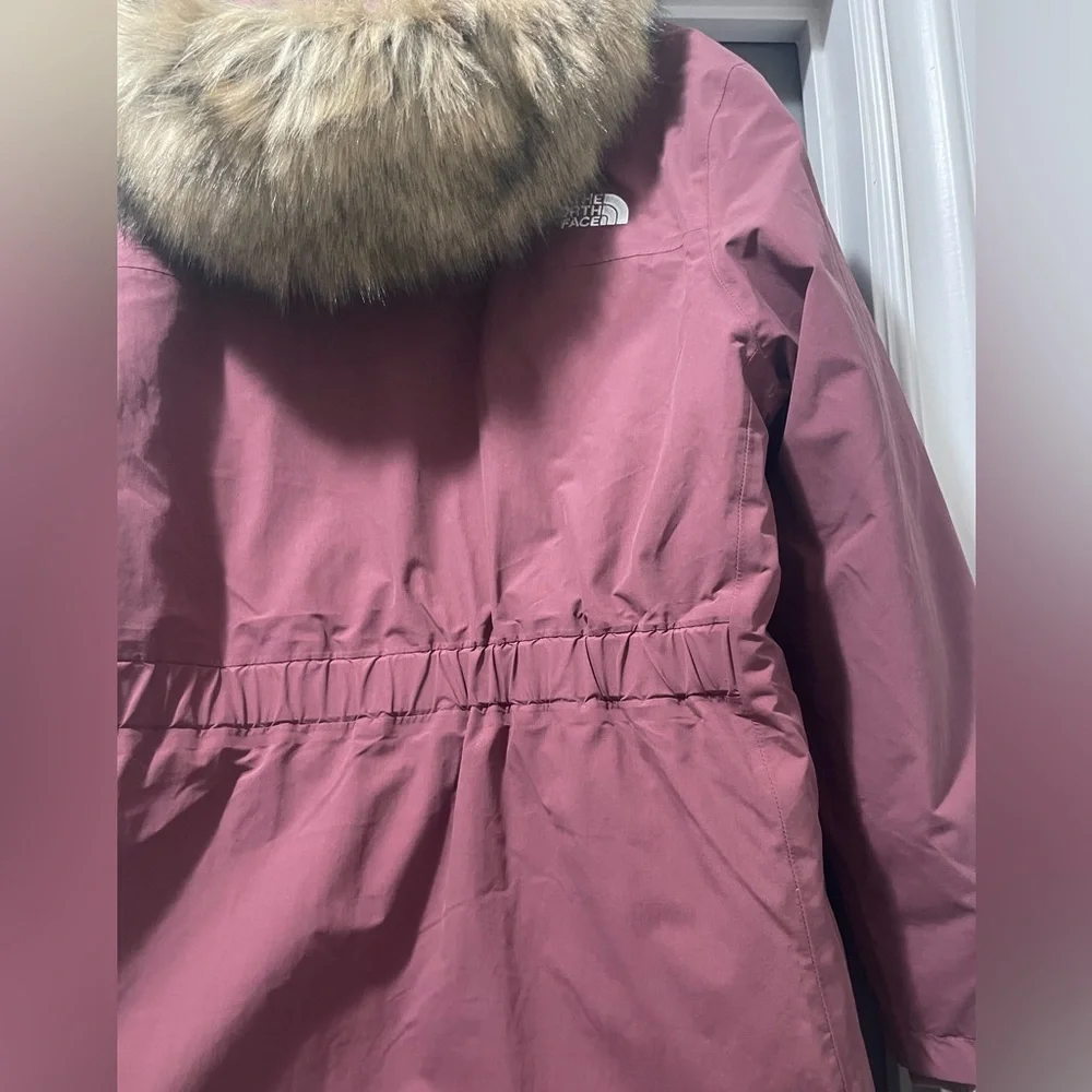 Women’s Arctic Parka - Picture 8 of 10